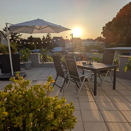 Ferienoase Mit Dachterrasse Nahe Sankt Leoner Apartment